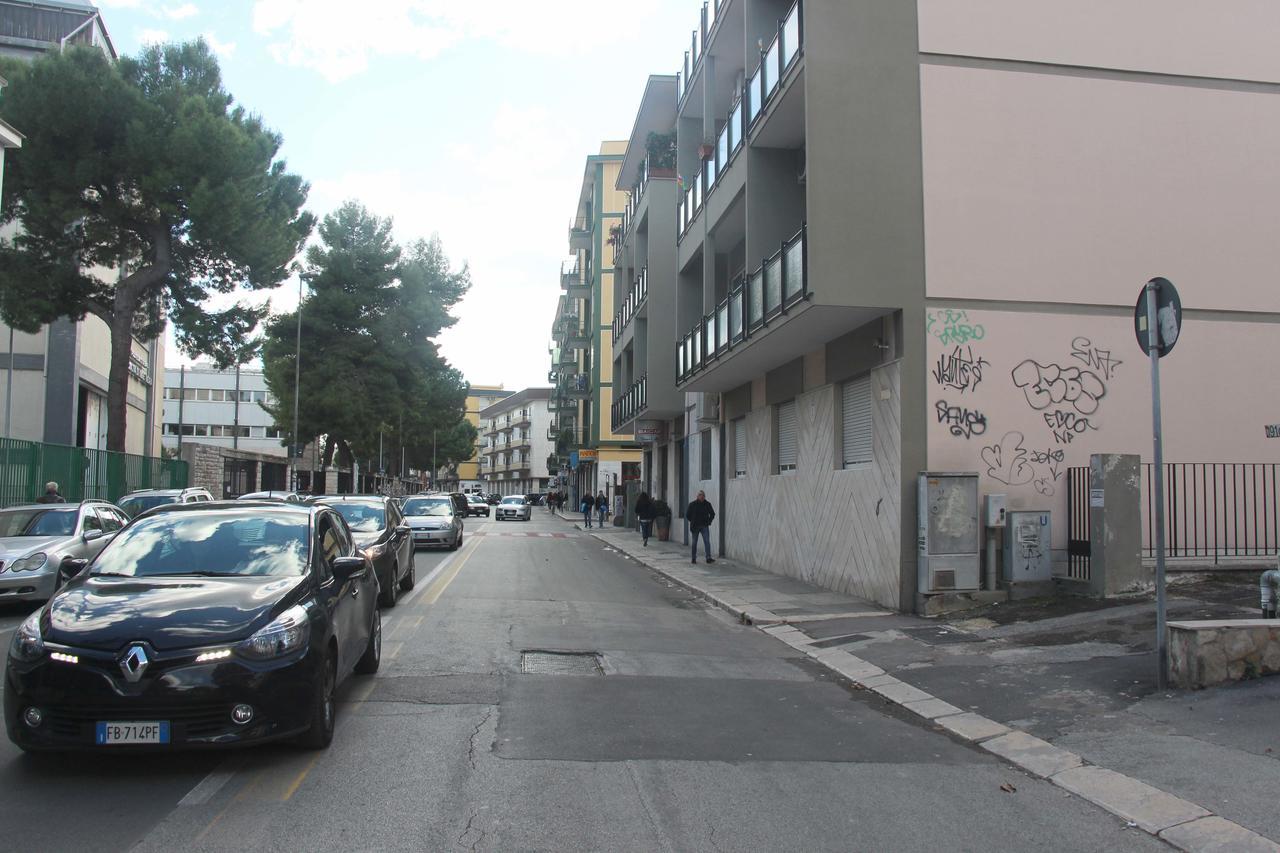I Due Baroni - Fronte Campus Bed & Breakfast Bari Exterior photo